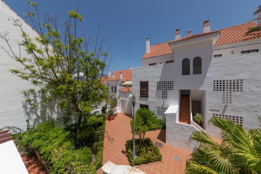 Erdgeschosswohnung in La Maestranza Nueva Andalucía Marbella